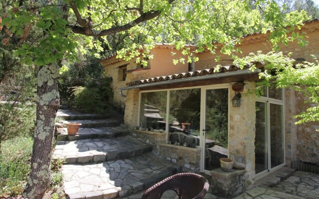 Beautiful Holiday Home in Barjols with Swimming Pool