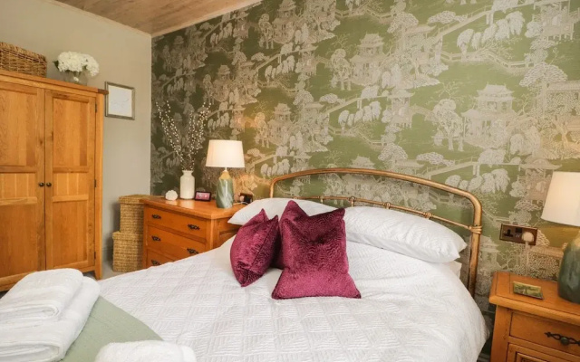 Hideaway Cottage