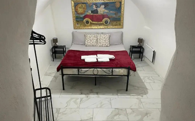 Mory&Clary Cave Palese Airport