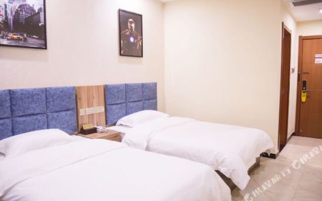 Ruiting Hotel (Huaihe Road Pedestrian Street Yintai Center)