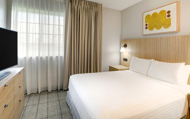 Sonesta Simply Suites Miami Airport Doral