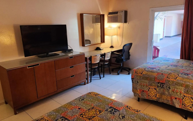 Royal Century Hotel