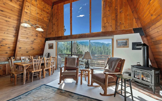 Yosemite Pines Cabin - Sleeps 8