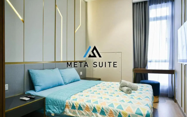 Sky pool 4 star hotel grade stay in i-City