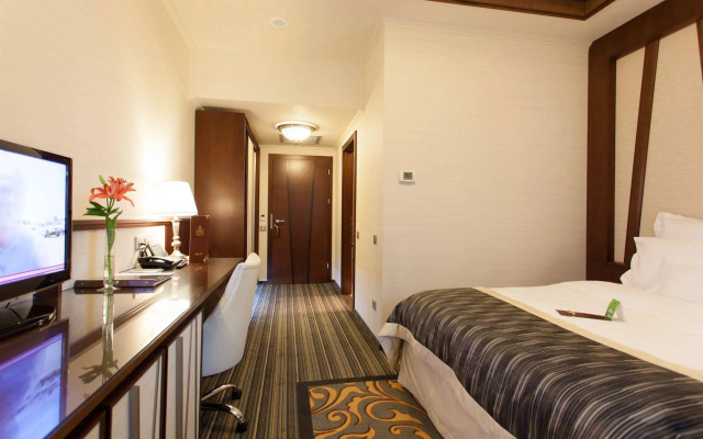 Metropolis Hotel