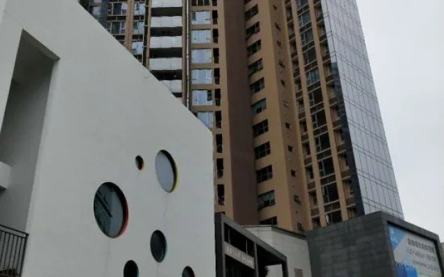 Tata Apartment Hotel (Shenzhen Shenda Metro Station)