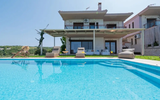 Penny Toroneus Edge by Rentalspro - Anioti