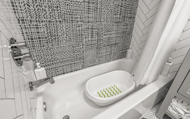 Spacious & Central Getaway Queen Beds