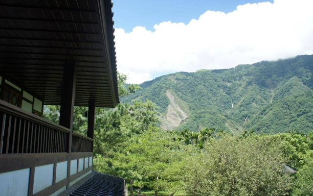 Old Five Guesthouse