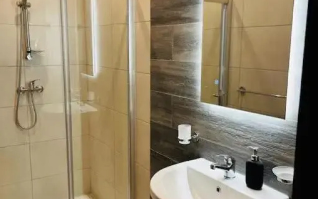 Sliema, Stylish 2 Bedroom Apartment with Parking