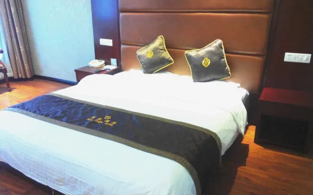 Huachen Hotel (Xi'an Bell Tower East Street Mingchengqiang)