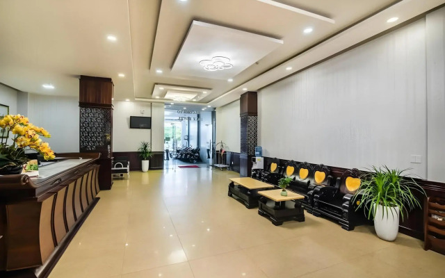 Hue Crown Boutique Hotel