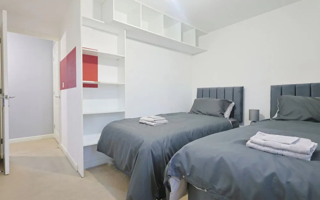 Manchester 3-beds, Sleeps 6 With On-site Parking