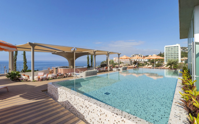 Next Hotel