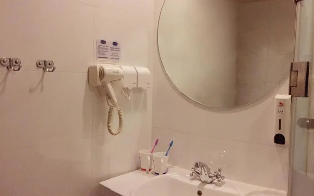 Hanting Express Changzhi Middle Hero Road