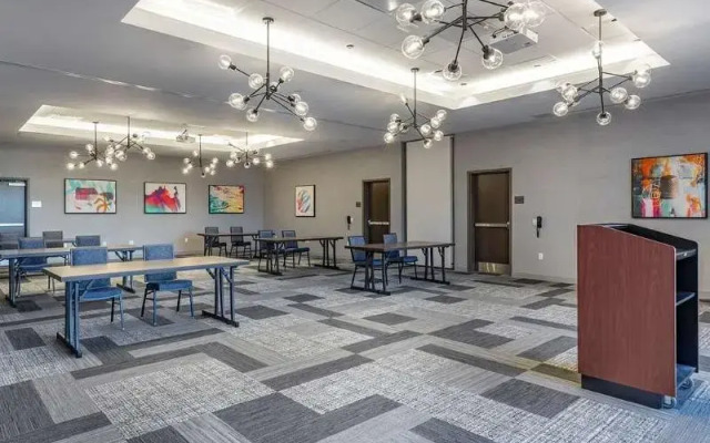 Cambria Hotel