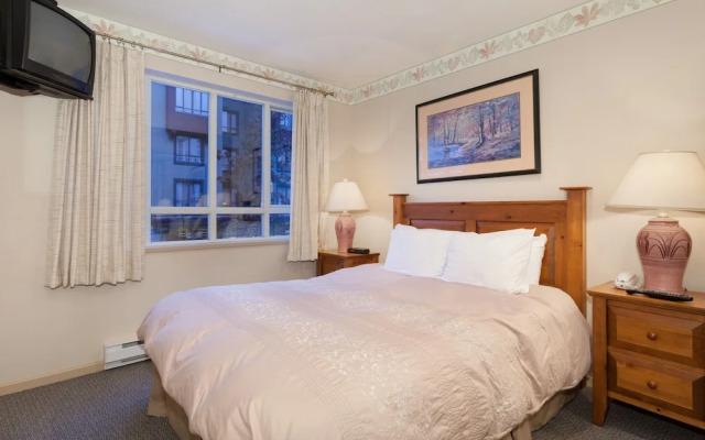 Town Plaza Suites by Whistler Premier