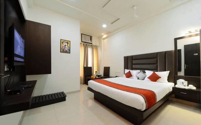 OYO 1493 Hotel Madhushrie