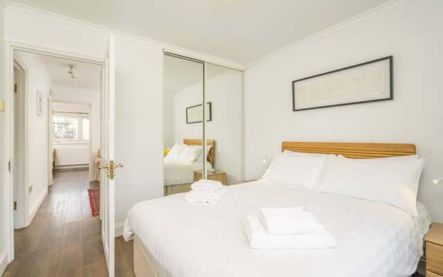 Elegant 3 Bedroom Flat Close to Kensington Garden
