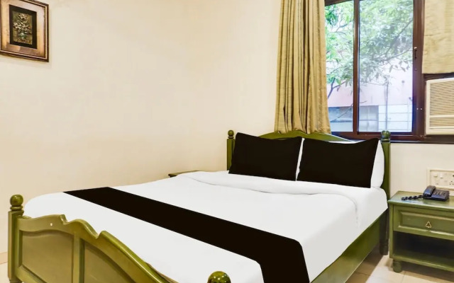 Premium Stays Near Fergusson College