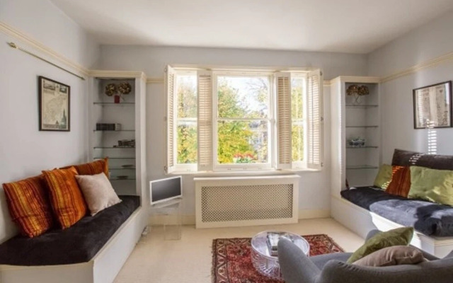Eson2 - The Holland Park Hideaway