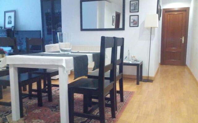 Apartment with 2 Bedrooms in Cangas de Onís, with Wonderful Mountain View, Furnished Terrace And Wifi - 24 Km From the Beach