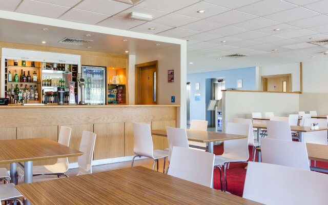 Travelodge Sunbury M3