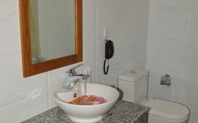 Shwe Poe Eain Hotel 1