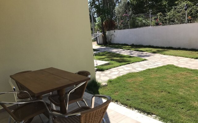 Infinity Lilly Apartments