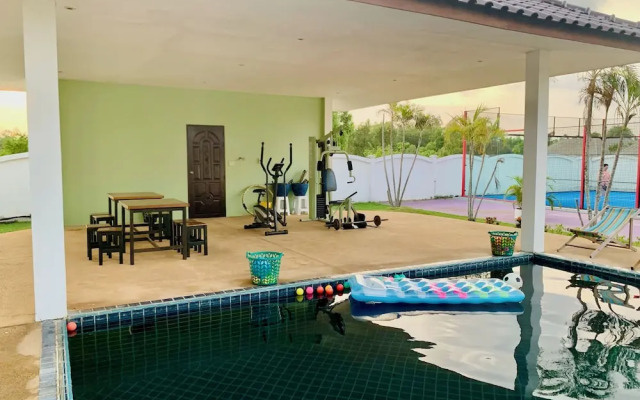 CET Resort & Rayong Padelcenter