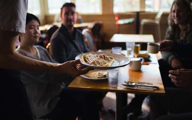 Holiday Inn Saskatoon Downtown