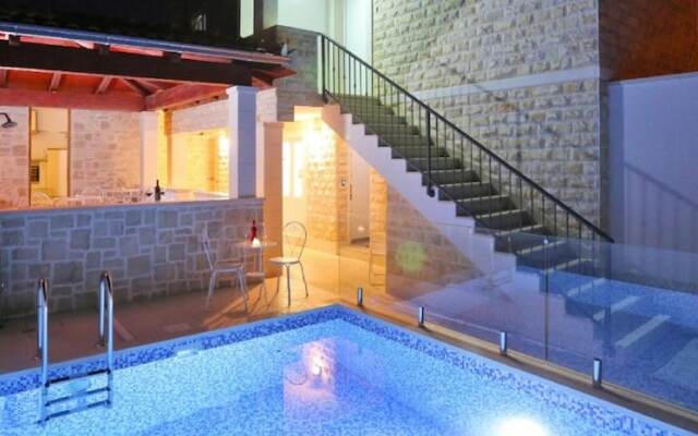 Boutique Rooms - With Pool - 6 - R203