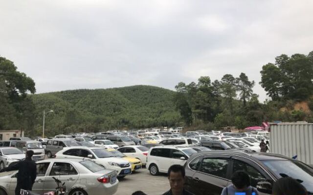 Zhongshan Quanlin Daray Sports Hotel