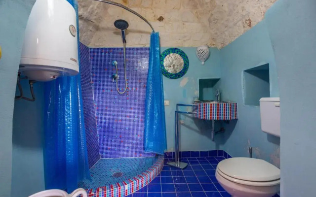 2496 Trullo Chiaro di Luna by Perle di Puglia