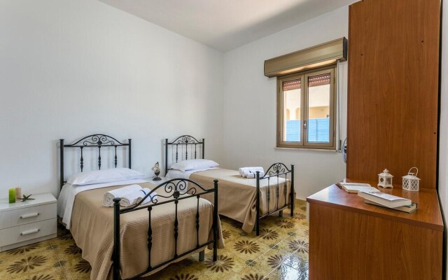 Stunning Home in Noto With 2 Bedrooms