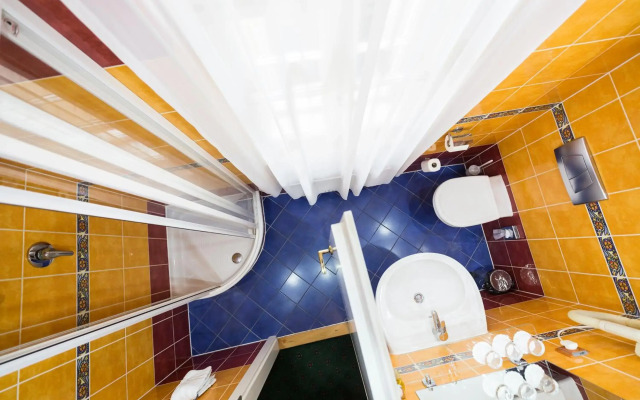 William Sivek Hotels
