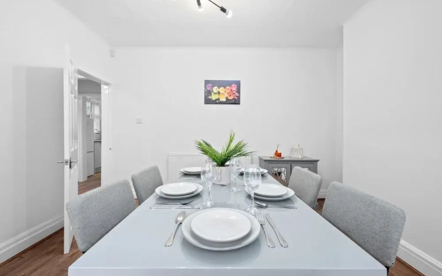 Modern 3-bedroom Home With Garden