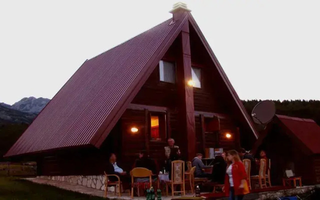 Lodge Bambi Savin Kuk