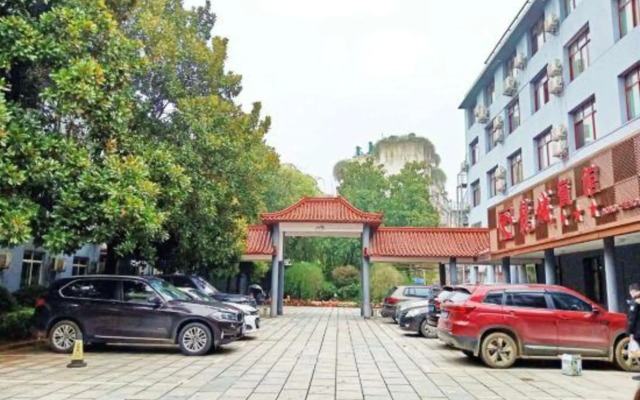 Long Cheng Hotel