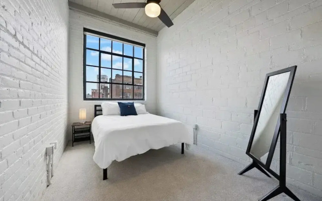2125 Superior Living