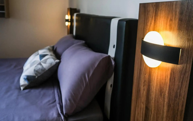 Step In Lodge - Hostel