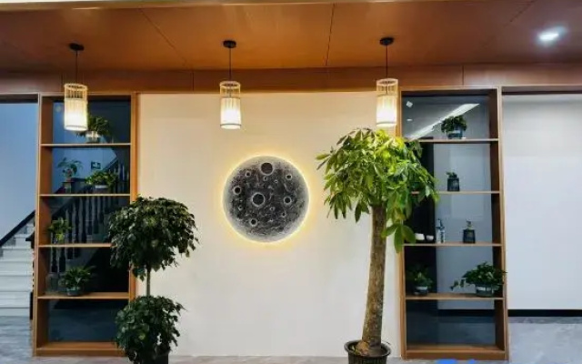 Yinhe Boutique Stay (Lushan Donglin Dafu Southeast Gate)