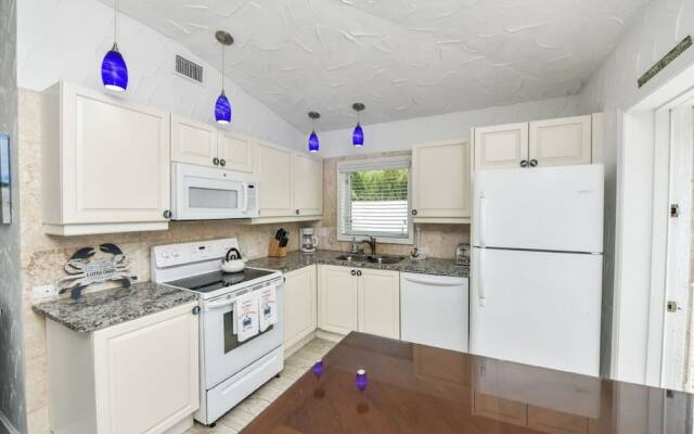 Crescent Street Villas By Beachside Mgt