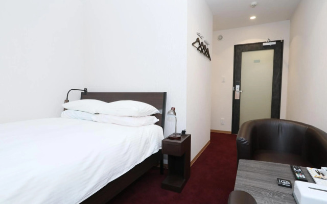 Lightning Hotel