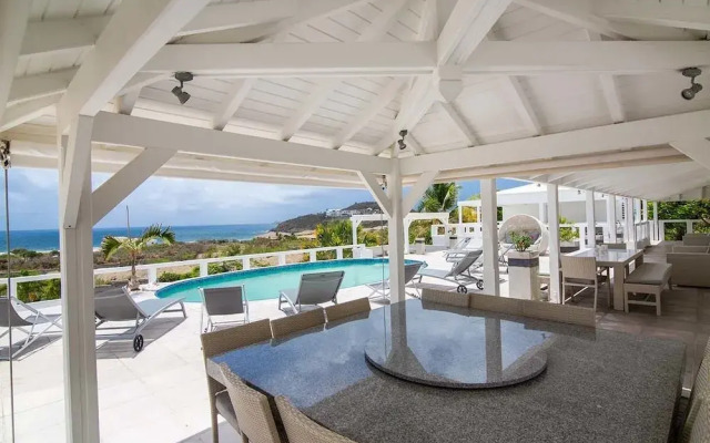 Alizee by Island Properties Online