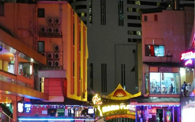 Business Inn Sukhumvit 11 Nana