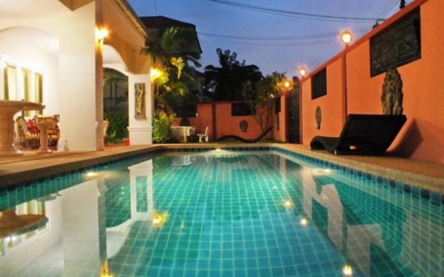 4 Bedroom Villa Walking Street 15 Min Ride Away