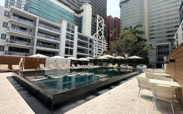 Floral Court Hotel & Residence Sukhumvit 13