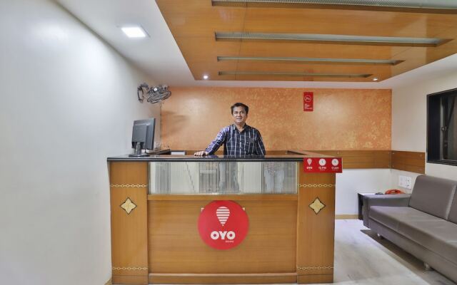 OYO 11007 Hotel Amity