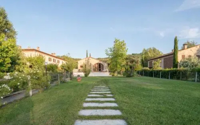 Steccaia Holiday Home